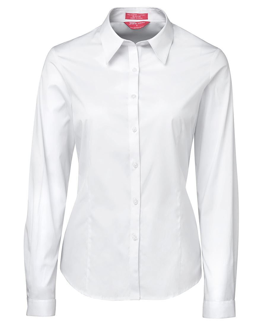 Cotton/Polyester/Elastane Solid: 115gsm, Spripe: 120gsm Contains Elastane for stretch and comfort Two-piece collar CF button opening Curved hem Set in sleeves Individually packed in JB’s logo bag with fit measurement guide Urban Fit